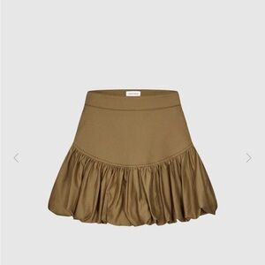 Urban Revivo balloon skirt ( Brand New)